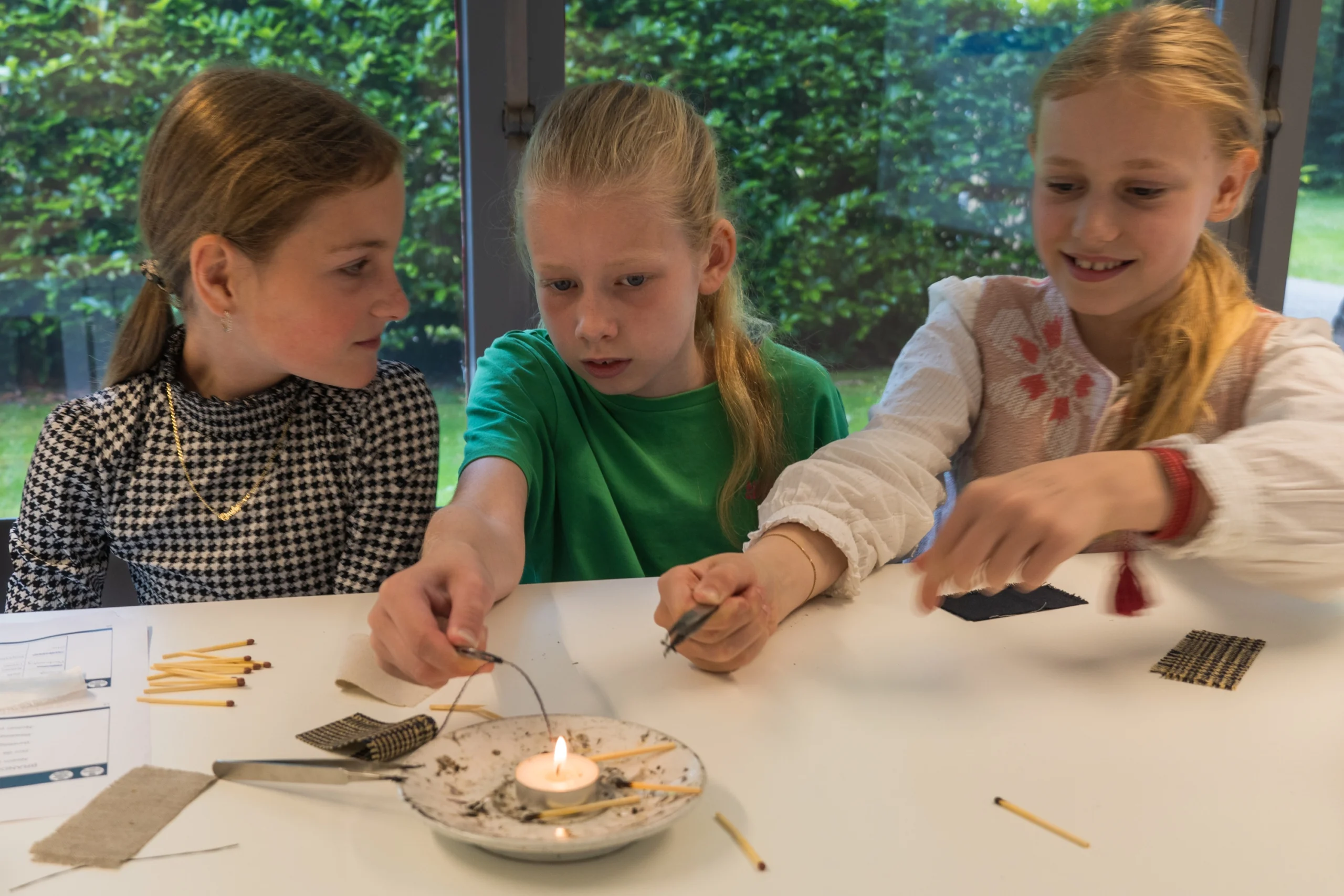 basisschool kinderen doen proeven